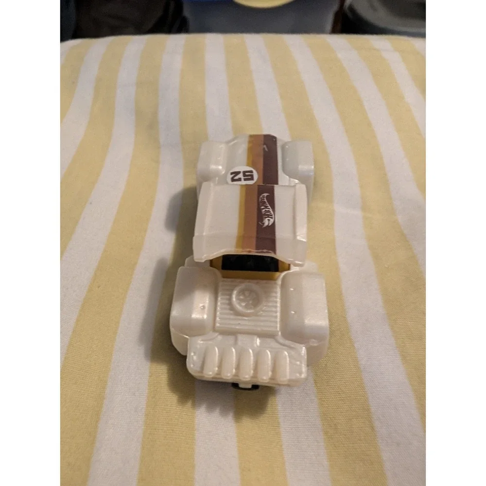 2015 Hot Wheels 100 HW Off-Road Bull Whip White Variant Race Truck CFG90